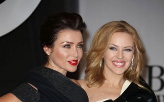 Faimoase și frumoase: Kylie și Dannii Minogue, două surori superbe pe covorul roșu