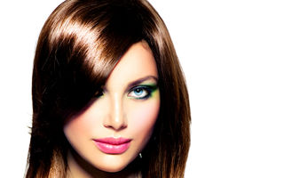 Frumuseţe: 4 cauze pentru care părul tău nu mai creşte