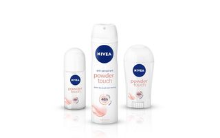 NIVEA lansează NOUL Deodorant Powder Touch