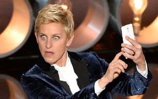 OSCAR 2014: Un "selfie" realizat de Ellen DeGeneres a blocat Twitter-ul