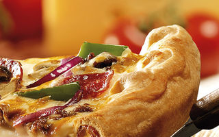 Super Pan de la Pizza Hut, blatul a cărui margine nu o laşi în farfurie