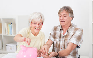 5 sfaturi financiare importante de la bunici. Învaţă să economiseşti!