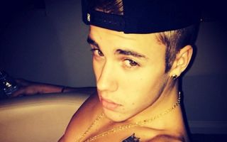 Hollywood: 15 selfies care l-au transformat pe Justin Bieber în cea mai enervantă vedetă