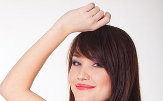 Frumuseţe: 5 trucuri ciudate pentru părul tău care chiar funcţionează