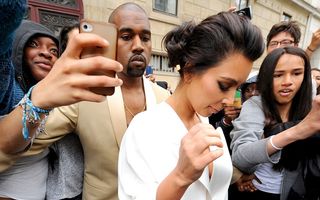 Kim Kardashian şi Kanye West s-au căsătorit