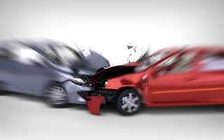 Un accident înseamnă timp pierdut, nervi, stres. Cum poate un şofer să evite toate acestea?