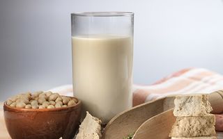 6 beneficii pentru sănătate ale laptelui de soia