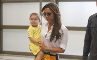 Hollywood: 7 mame şi fiice îmbrăcate cu stil. Victoria şi Harper Beckham dau tonul în modă