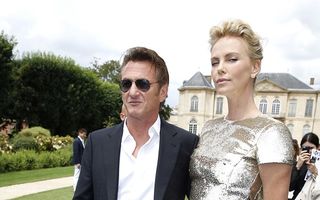 Charlize Theron și Sean Penn, gata de nuntă: Vor să se ia cu acte și să adopte un copil