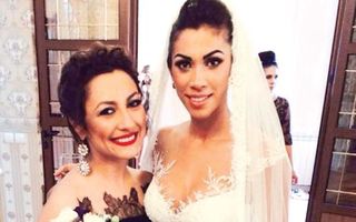 Raluca şi Andra, criticate de Iulia Albu pentru rochiile de nuntă: "Prea ca la ţară"