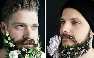 Flori împletite în barbă, moda care cucereşte tot mai mulţi bărbaţi