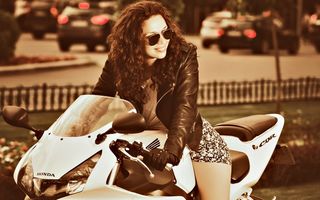 Diana Ştirbu: „Mersul pe motocicletă te ajută să scapi de calorii ca şi o clasă normală de kangoo jumps“