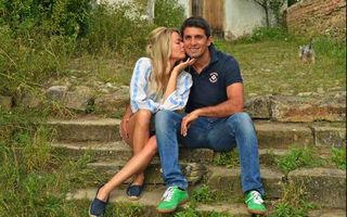 Vacanță la Viscri: Laura Cosoi, clipe de tandrețe cu iubitul ei