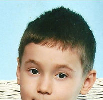 Copil de 7 ani, dat dispărut de la grădiniţă. Poliţia cere ajutor pentru găsirea lui
