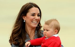 Kate Middleton va naşte în aprilie 2015