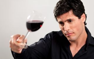STUDIU: Alcoolul şi carnea stimulează fertilitatea masculină. Cafeaua o inhibă