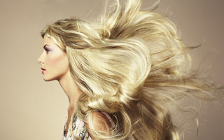 Frumuseţe: 4 ingrediente care îţi îmbunătăţesc structura părului