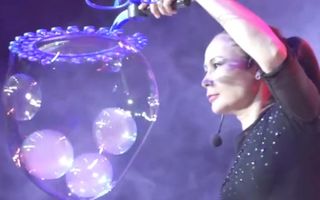 VIDEO: Magie cu milioane de balonașe de săpun