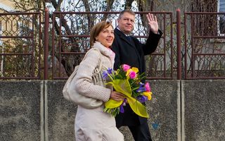 FOTO Noua primă doamnă a României! Cine este Carmen Iohannis şi ce ştim despre ea?