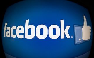 Facebook face schimbări care te vor afecta, de la 1 ianuarie. Ce rol au modificările şi cum îţi protejezi datele