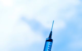 OMS recomandă două vaccinări, nu trei, împotriva HPV, pentru fete, de la 9 ani