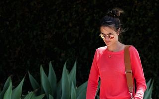 Mămici-vedetă surprinse de paparazzi alături de copiii lor