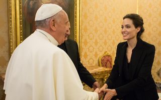 Angelina Jolie s-a întâlnit cu Papa Francisc