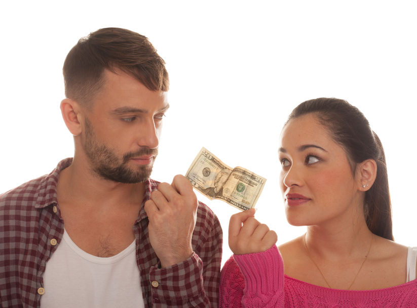 De ce nu-mi pun banii la comun în relația mea și nici tu n-ar trebui s-o faci