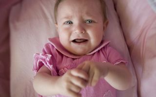 Prima țară din lume care permite conceperea bebelușilor cu trei părinți