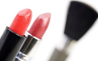Ministerul Sănătăţii va retrage și va interzice produsele periculoase de pe piața de cosmetice