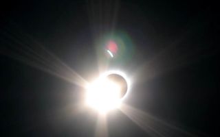 Eclipsă de Soare, vizibilă vineri din România. La ce oră va fi momentul maxim şi de unde puteți urmări fenomenul