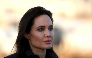 Angelina Jolie, la prima apariţie publică după operaţia de extirpare a ovarelor - VIDEO