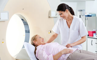 Sănătate: Tomografia şi rezonanţa magnetică. Avantaje şi dezavantaje