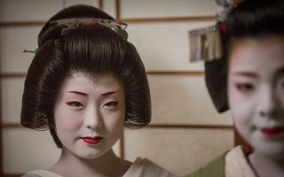 Lumea secretă a gheişelor: Cum păstrează femeile japoneze o tradiţie de 400 de ani