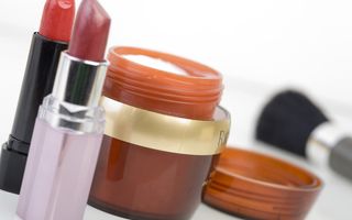 Alertă: O substanţă desemnată alergenul anului 2013, prezentă în cosmetice şi în produse pentru copii