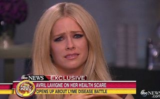 Calvarul unei vedete: Avril Lavigne luptă cu boala Lyme, după ce a fost muşcată de o căpuşă