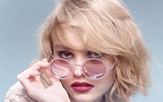 Noua generație a modei: Fiica lui Johnny Depp, imaginea unei colecții Chanel