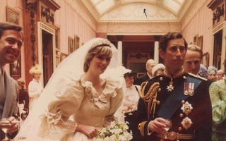 În amintirea unei prinţese: Imagini din culisele nunţii Dianei cu Prinţul Charles