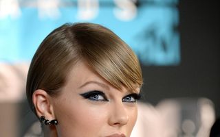 Taylor Swift, marea câştigătoare a galei MTV Video Music Awards 2015