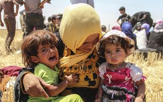 Imaginile calvarului: Chinul sfâşietor al refugiaţilor pe drumul dintre moarte şi speranţă