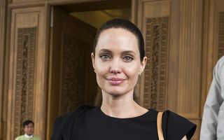 Angelina Jolie: „Statul Islamic foloseşte violul ca armă de război“
