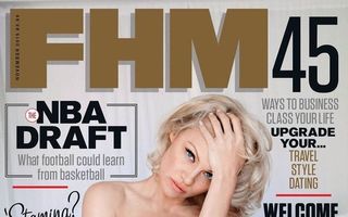 Pamela Anderson a pozat nud la 48 de ani