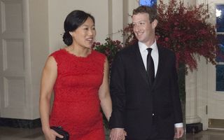 Mark Zuckerberg îşi va lua concediu de paternitate timp de două luni