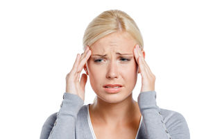 Sănătate. Durerile de cap: 6 simptome pe care nu trebuie să le ignori