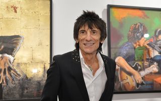 La 68 de ani, chitaristul trupei The Rolling Stones se pregăteşte să devină tată de gemeni
