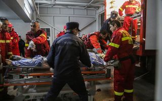 Drama din Colectiv: 24 de răniţi mai sunt în spitalele din Capitală, trei în stare critică