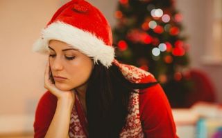 Singură de Crăciun. Sfaturi ca să te simţi bine chiar dacă nu ai partener