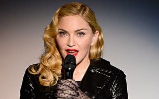 Madonna a întârziat trei ore la un concert