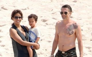 În plin proces de divorţ, Halle Berry şi Olivier Martinez şi-au făcut vacanţa împreună