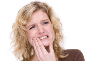 Sănătate. Ce boli riscăm dacă nu tratăm afecţiunile dentare?